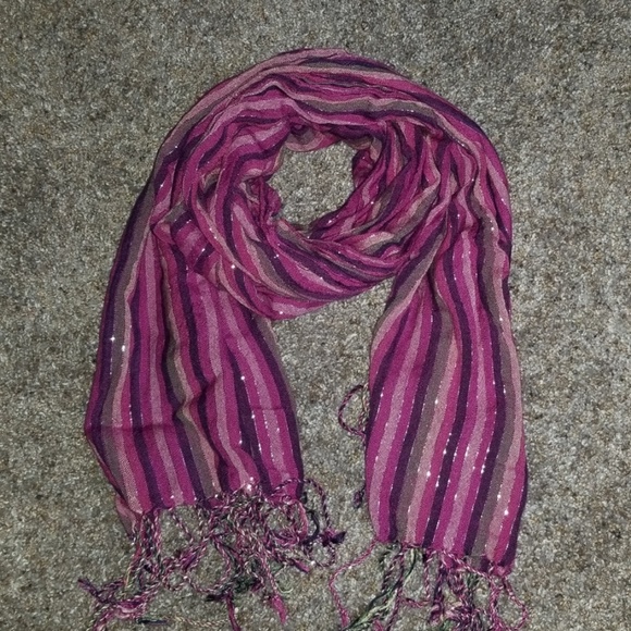 Scarf - Picture 1 of 2